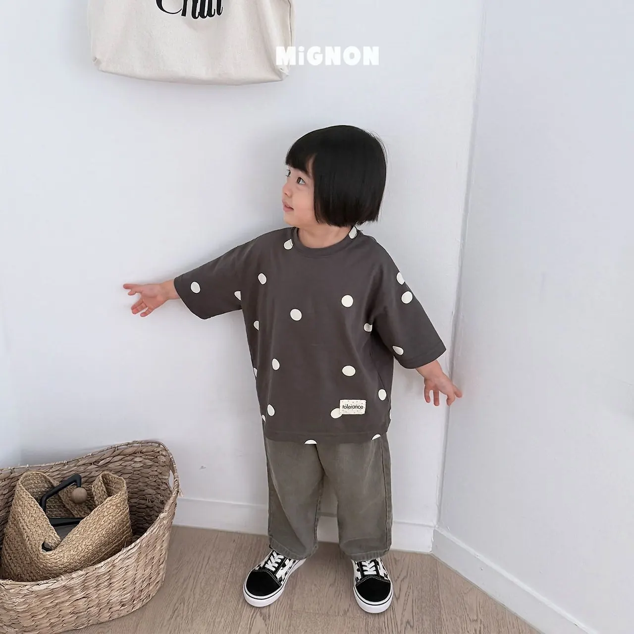도트라벨티셔츠 착장